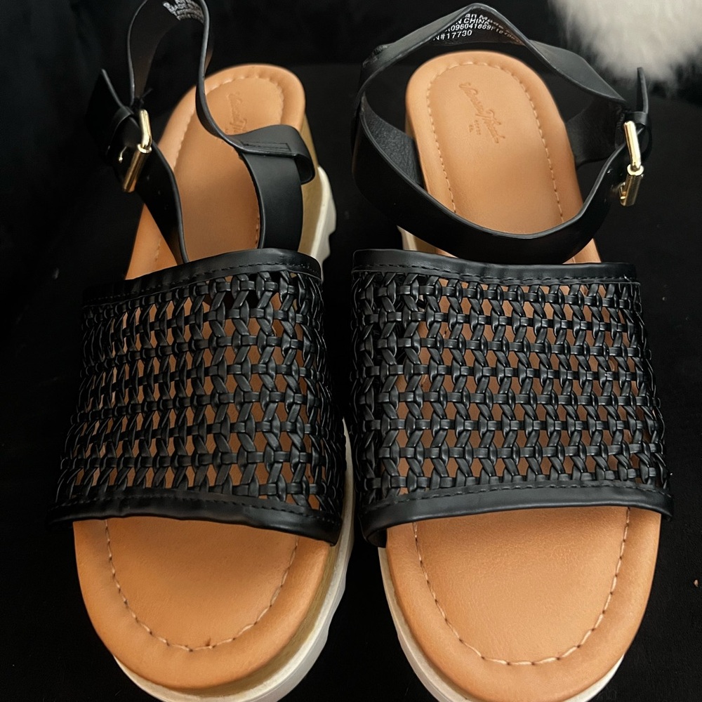 Platform sandals